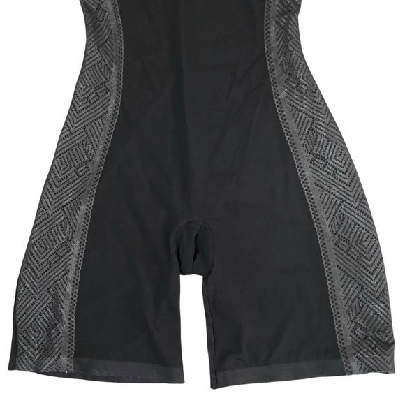 Assets by Spanx Luxe & Lean Metallic Open Bust Mid-Thigh Shapewear Large - Picture 9 of 12